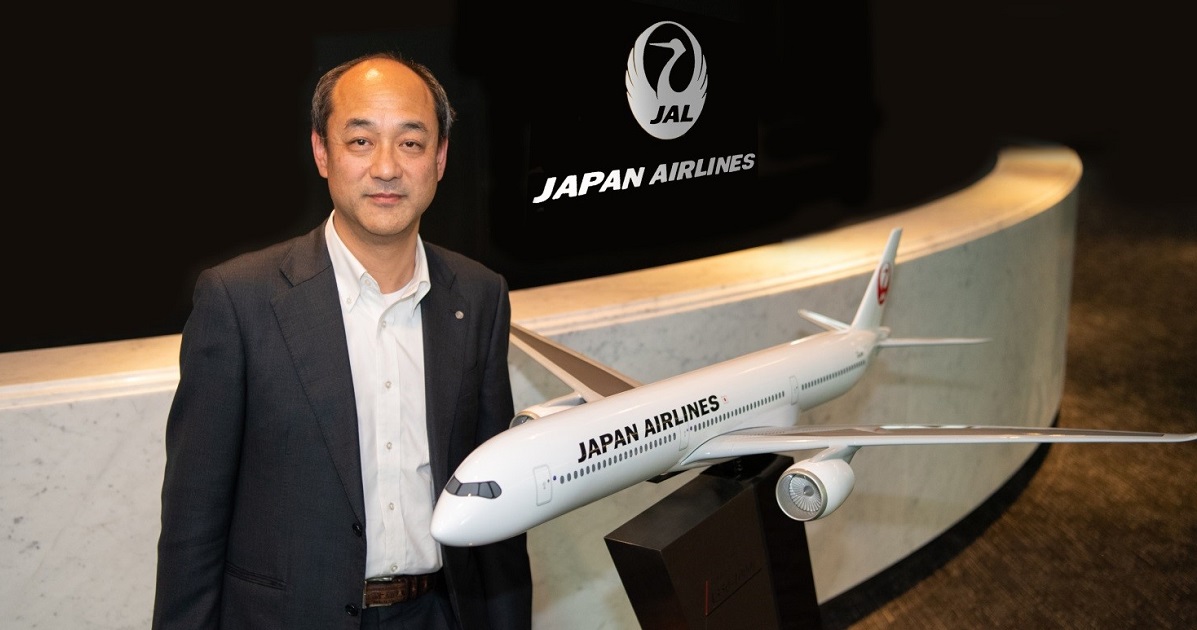 JAL (Japan Airlines) installed Chatbot for their work style reform. Using chat for inside-company information and decreased 30% of inquiries in a month!